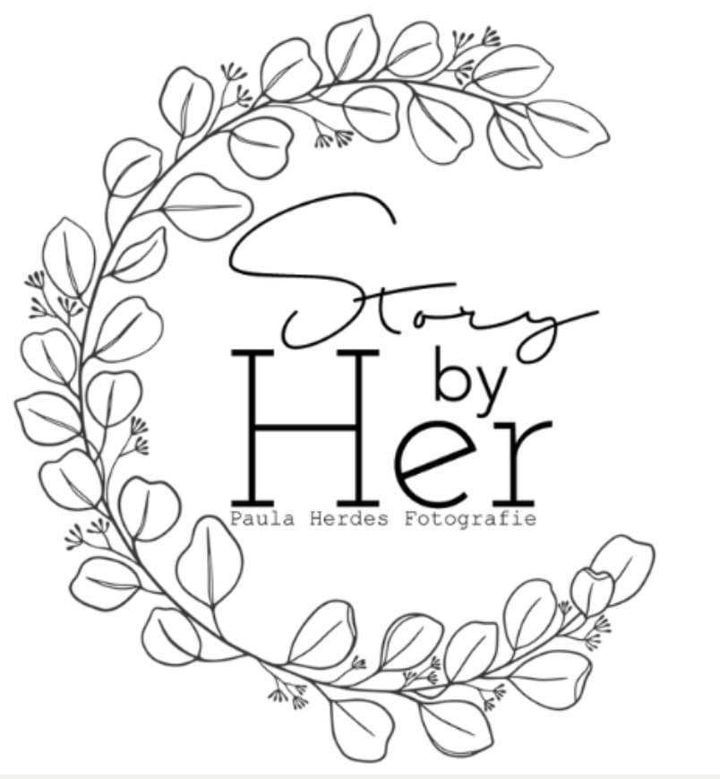 Logo van Story by Her