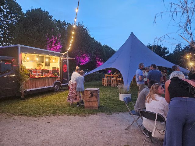 Asian Taste foodtruck & catering foto 3