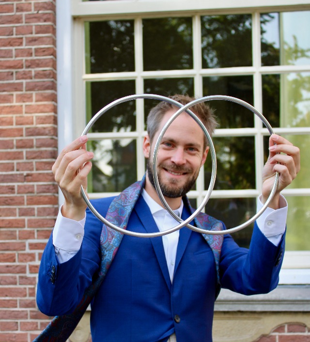 De Goochelende Trouwambtenaar