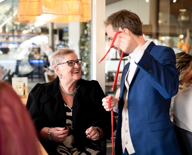 De Goochelende Trouwambtenaar foto 6