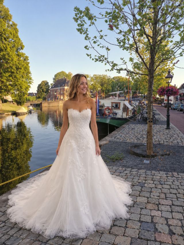 Just 2 marriage | Bruidsjurken Nieuwegein foto 3