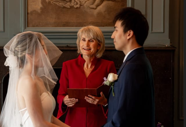 Liefde in de lucht - Trouwambtenaar Leonie