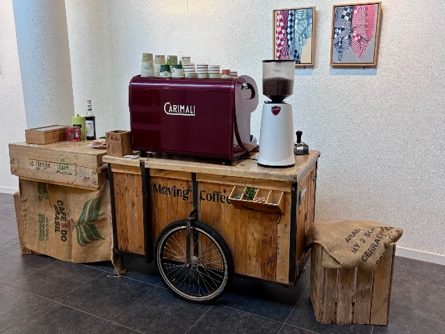 Moving Coffee foto 4